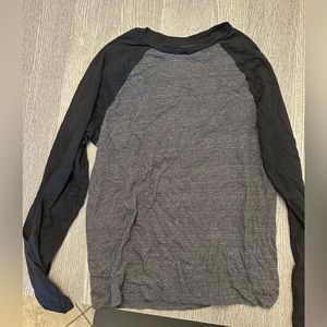 Long sleeved raglan tshirt sz small